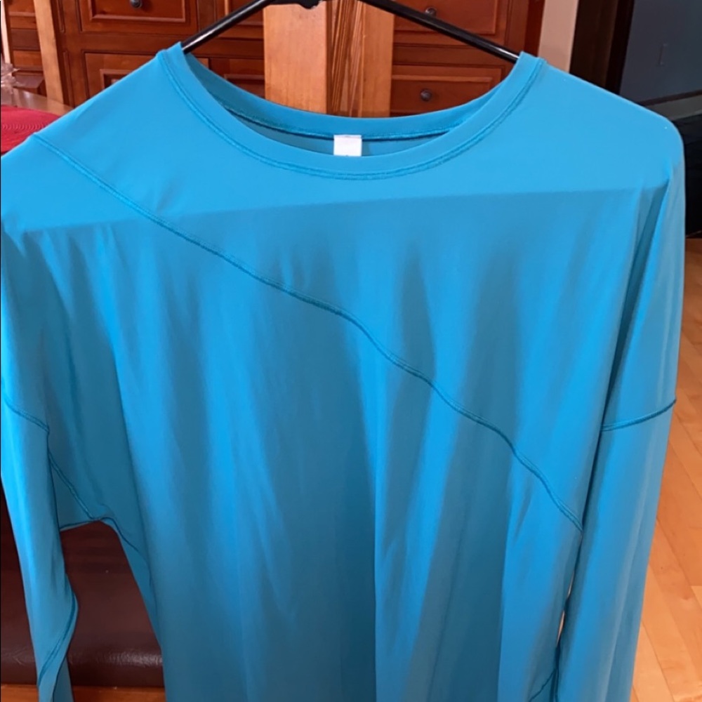 Lululemon cross the day long sleeve size small